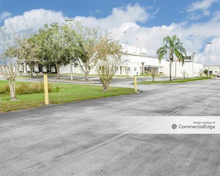 302 North Frontage Road - Plant City