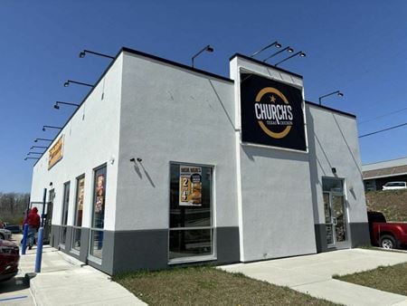 Retail space for Sale at 366 S Indiana St in Mooresville