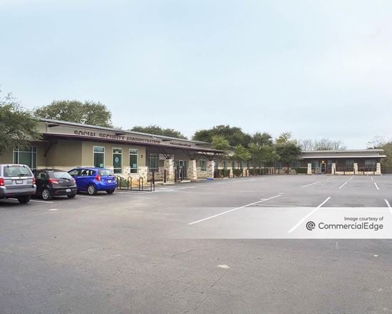 Monterey Oaks - 5508 West US Route 290