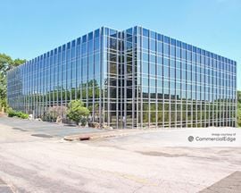 The Exchange - 925 Westchester Avenue