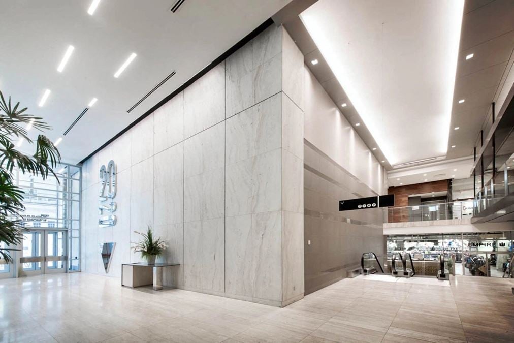 2020 Boulevard Robert-Bourassa