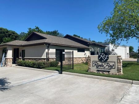 Photo of commercial space at 612 State Highway 3 in League City