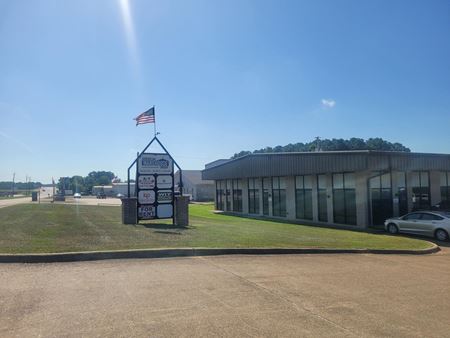 Photo of commercial space at 3000 East 19th Street in Texarkana