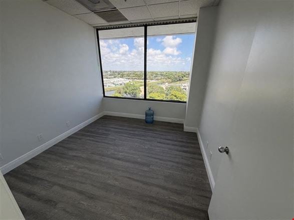 2692 SF Suite 600 Professional and Medical Office Space
