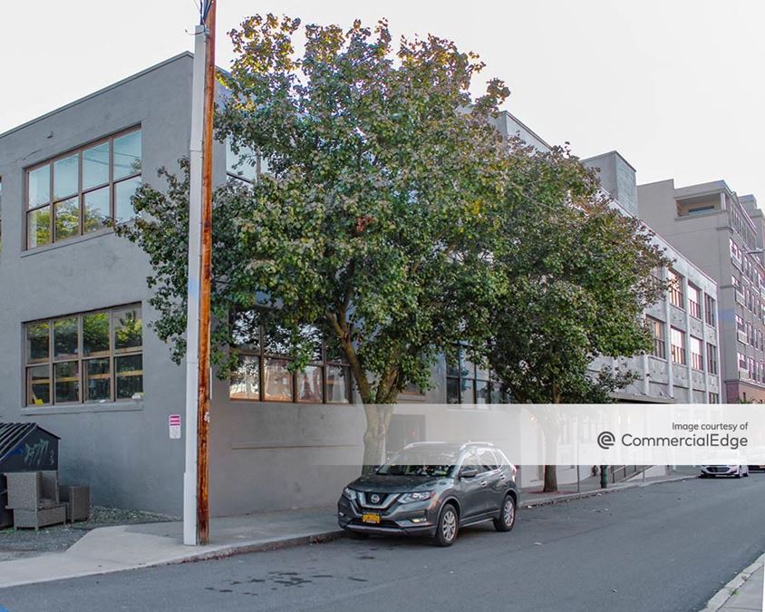 25 Monroe Street