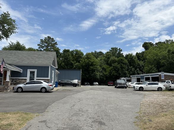 1015 Ellis Road