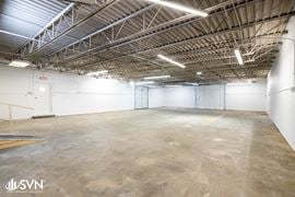 5320 SF Warehouse For Lease