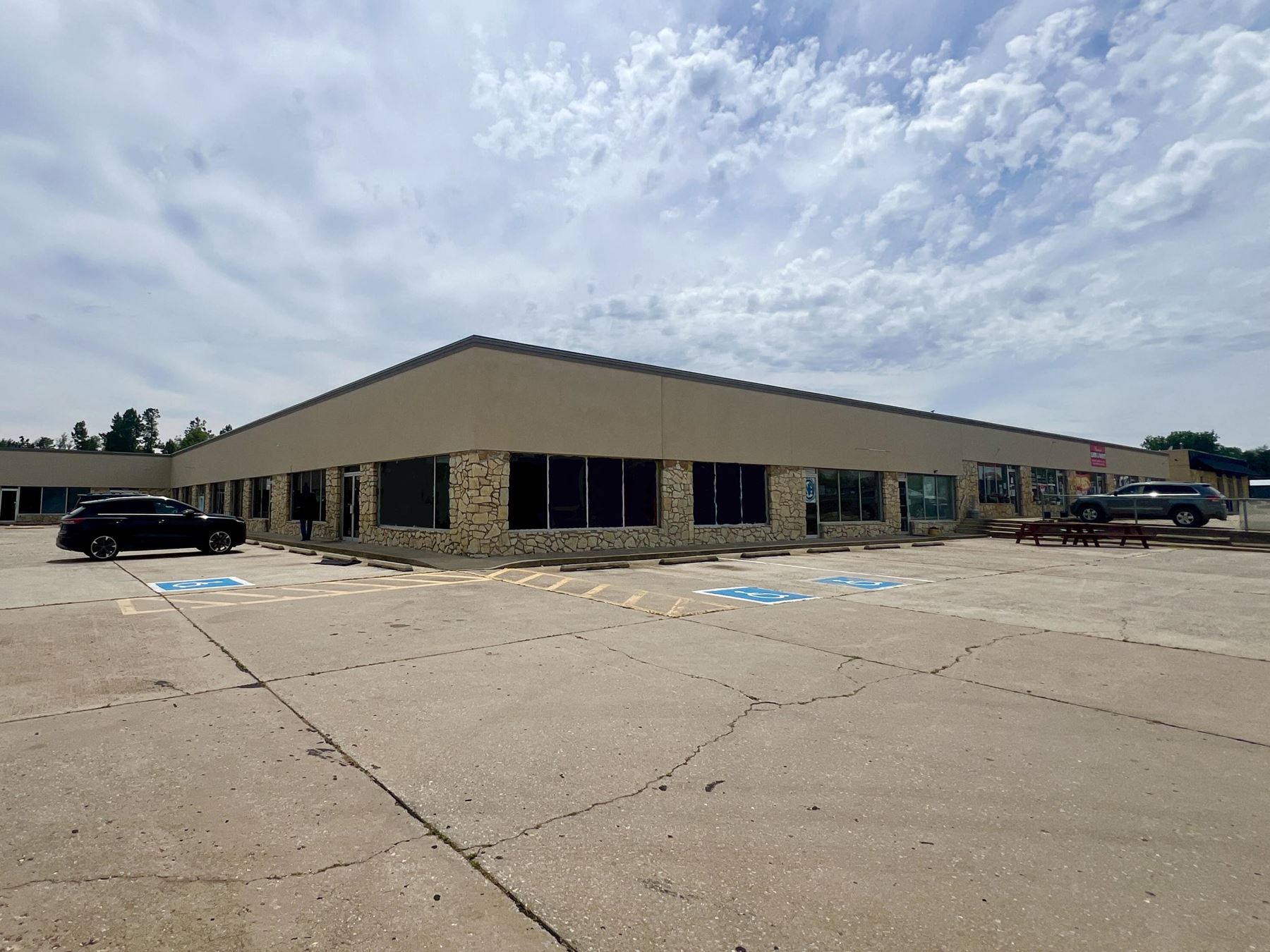 Community Park Shopping Center