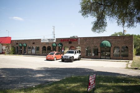 Commercial space for Rent at 3139-3145 S. Pennsylvania Ave in Lansing