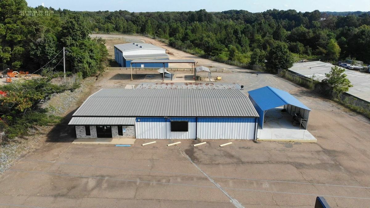 7,433 SF on 3.16 Acres w/ 173' frontage on Business HWY 82! - Leased