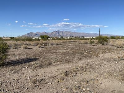 2661-2681 N. Coyote Drive
