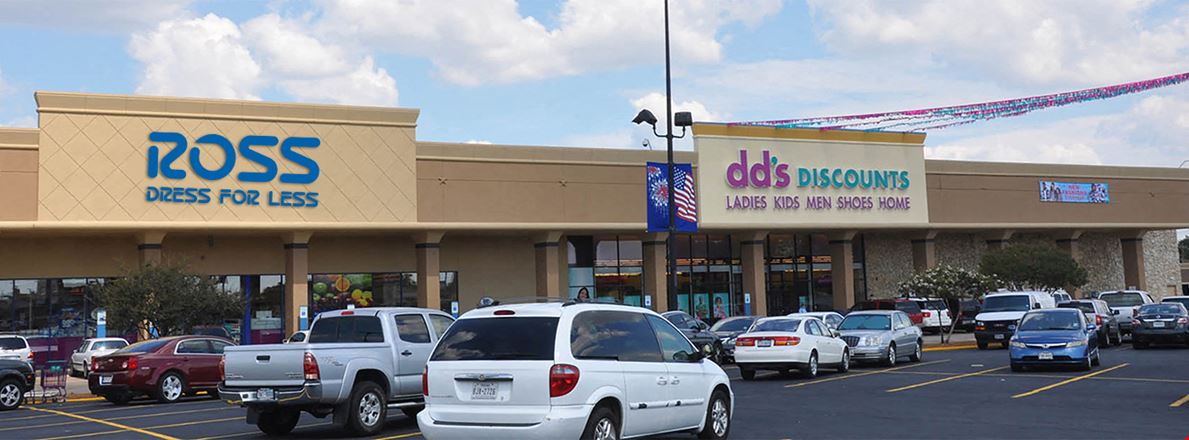 Retail space for Rent at 1413 W Buckingham Rd in Garland