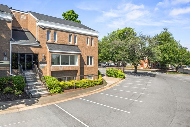 1,274 SF Office Condominium for Sale in Fairfax City