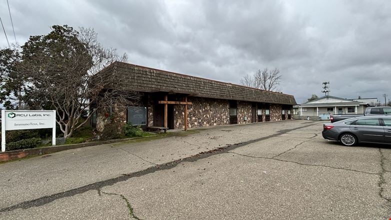 Roseville Commercial Building on high traffic artery