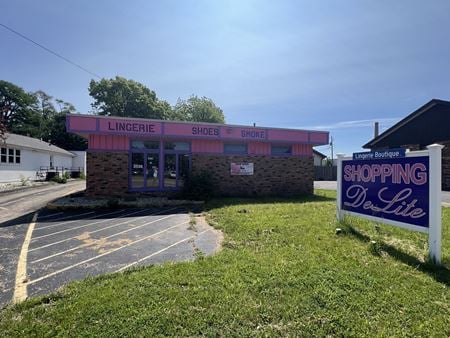Retail space for Rent at 2026 N University St in Peoria