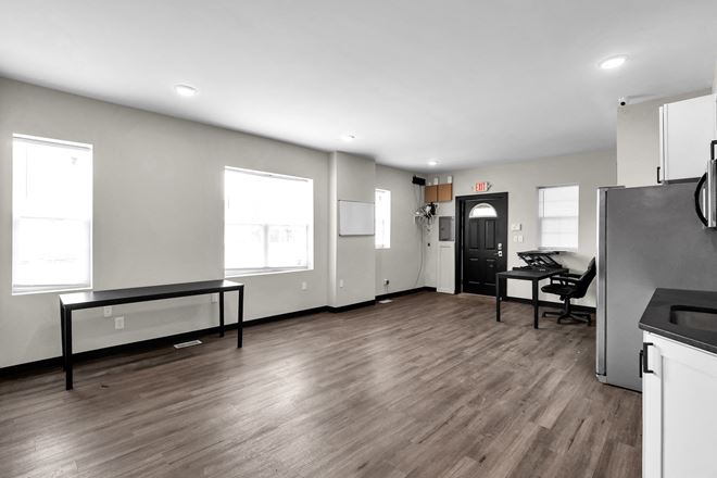 1386 East Main Street
