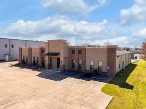 Updated Office with I-10 Frontage & Signage Potential