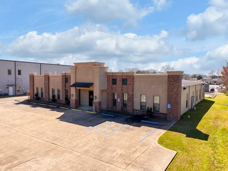 Office space for Rent at 814 I-10 S Frontage Rd in Scott