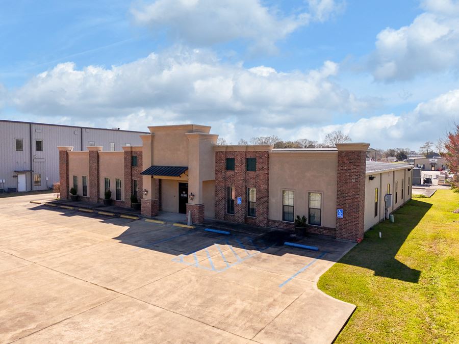 Updated Office Suite with I-10 Frontage & Signage Potential