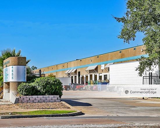 North Freeway Business Center - 4555 Airline Drive
