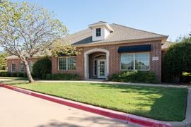 2563 SW Grapevine Pkwy