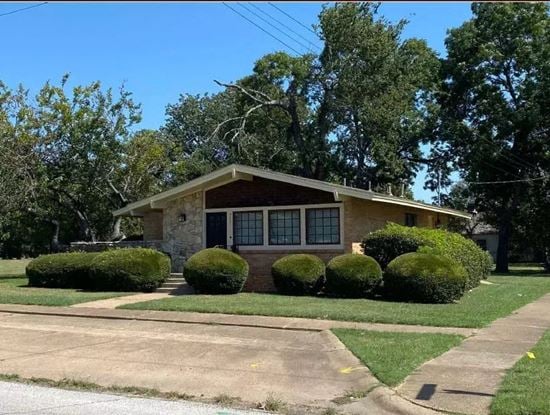 500 W Nash St - Commercial Office Bldg Downtown Terrell