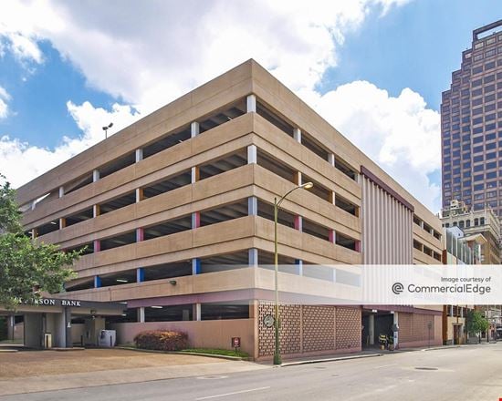 Travis Park Plaza