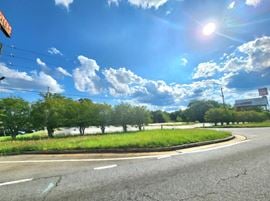 1081 Iris Dr SE
