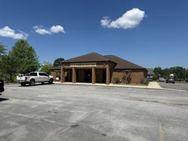 Medical Office/Banking Facility For Lease