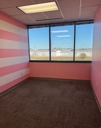 Workstyle Flexible Spaces - 7676 Hillmont