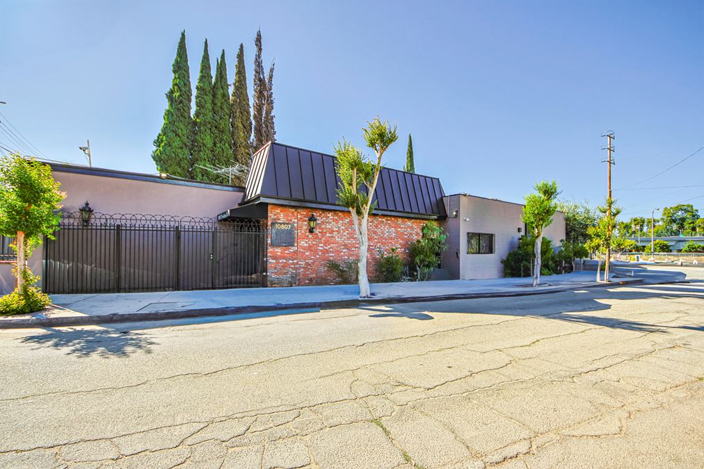 10800 Ventura Blvd