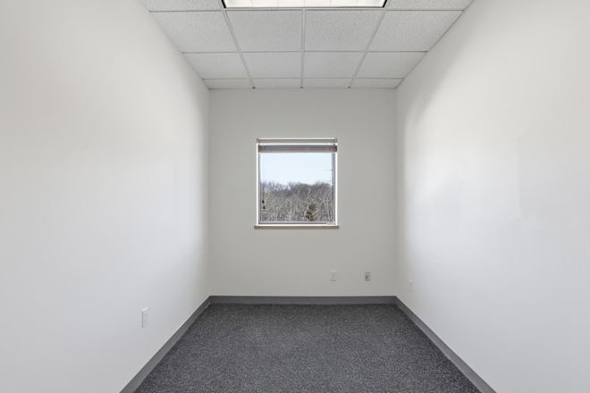 3,700sf Professional Office Suite for Lease in Rowley, MA