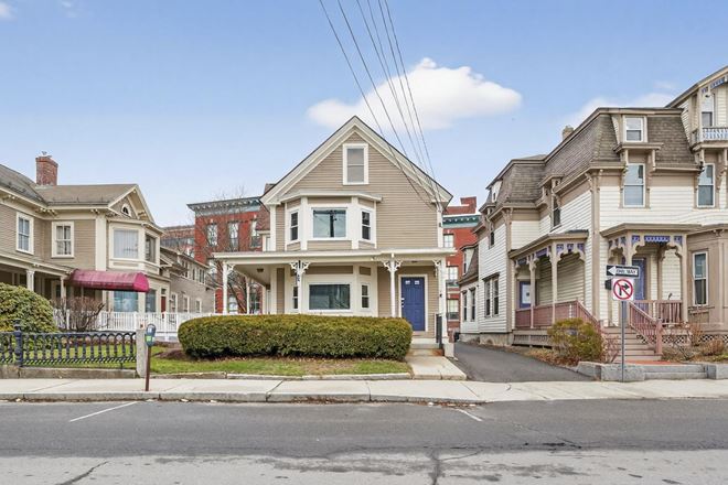 Flexible Use Building | Downtown Nashua | 2,500+/- Usable SF | DMU Zoning
