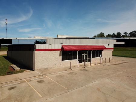 Photo of commercial space at 21615 State Highway 21 East in Chireno
