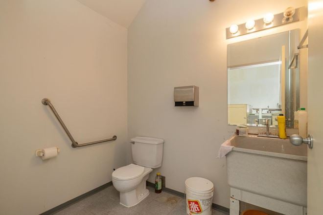 Unit 2150 - 1851 Savage Road