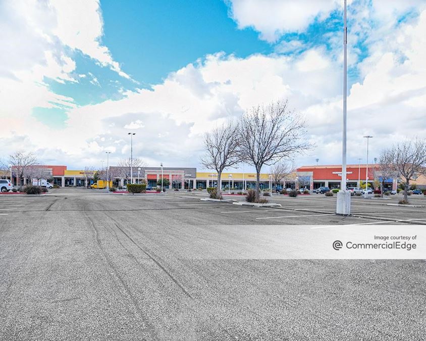 44840 Valley Central Way, Lancaster, CA 93536