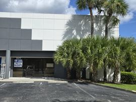 Corner Unit / 100% A/C Office / Warehouse