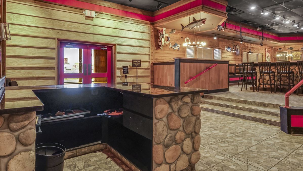 Freestanding Commercial Building for Lease! 970 E. Lewis & Clark PKWY, Jeffersonville, IN