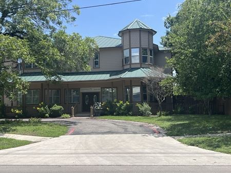 Photo of commercial space at 921 Lakeview Blvd in New Braunfels