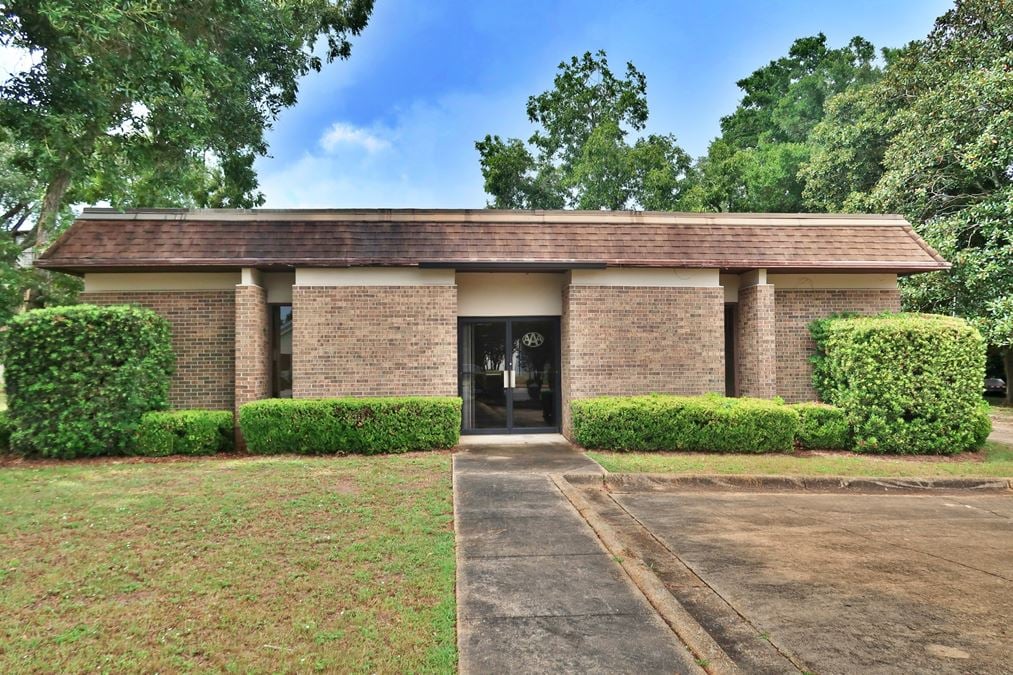 Leasing Opportunity at 528 Brent Ln - Pensacola