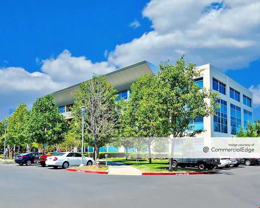 Crown Corporate Center - 2850 Gateway Oaks Drive