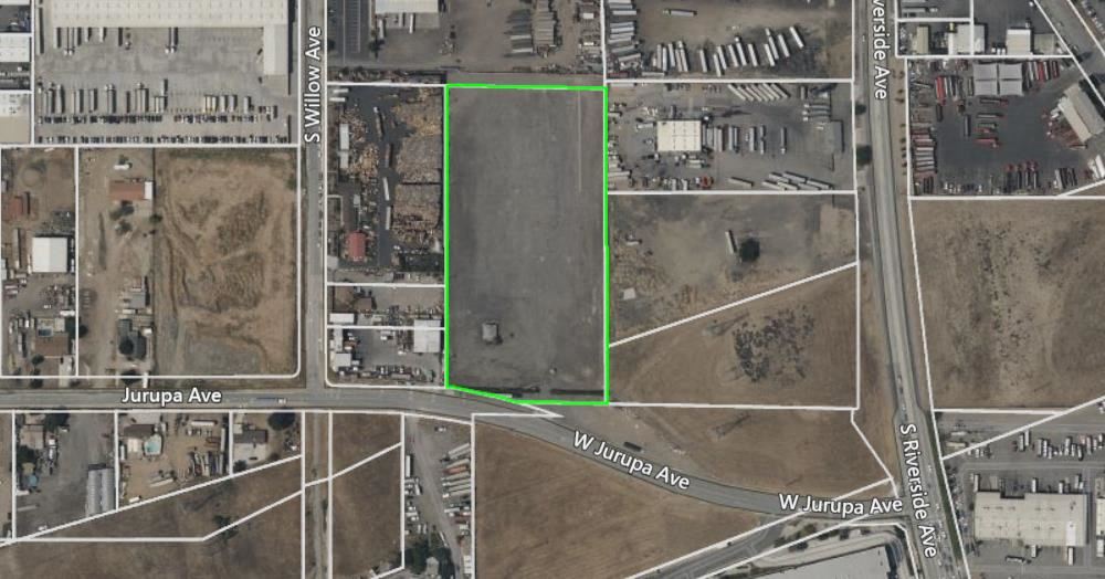 264 W Jurupa Ave