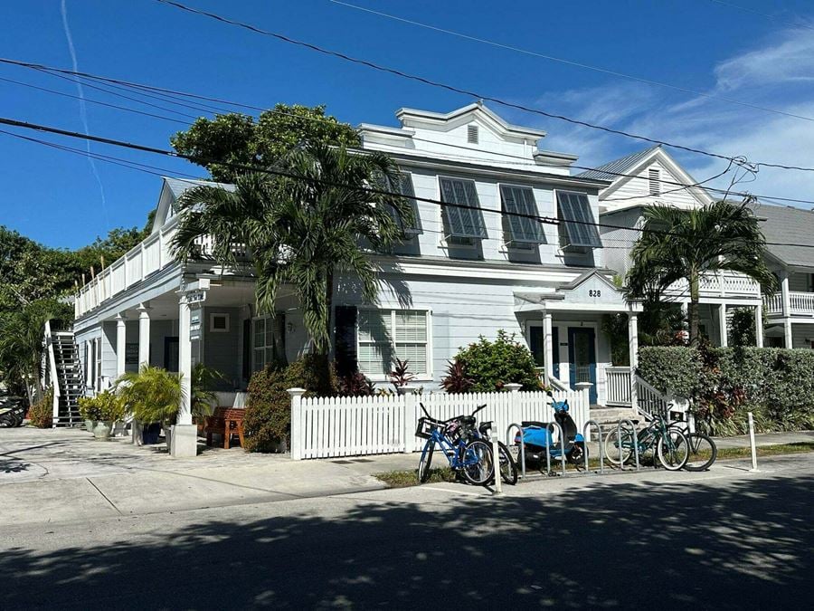 828 White Street
