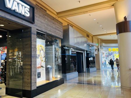 K14      Space Photo Gallery 3