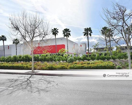 Target, 6700 Topanga Canyon Blvd, Canoga Park, CA, Department stores -  MapQuest