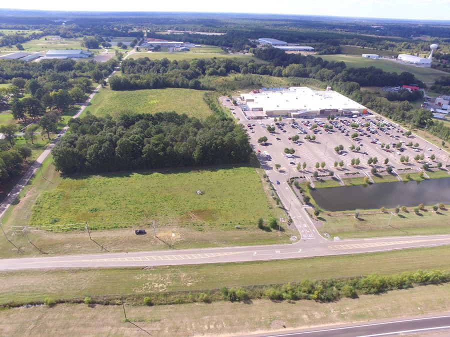 Wal-Mart Outparcel fronting I-55, West Canton