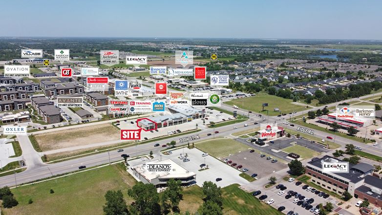 END CAP SPACE WITH DRIVE-THRU
