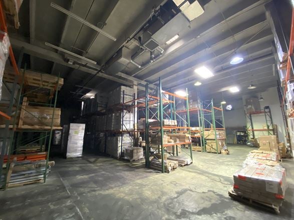±12,000 SQFT OFFICE WAREHOUSE CONDOMINIUM