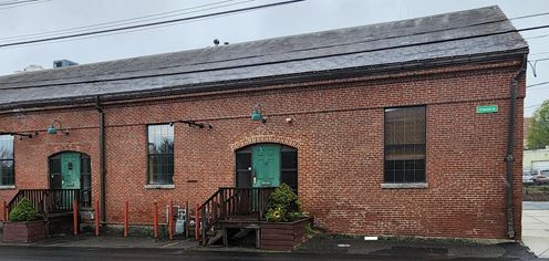 15 Railroad St