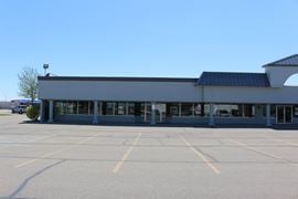 1,000 SF Bay Plaza Retail/Commercial Suite
